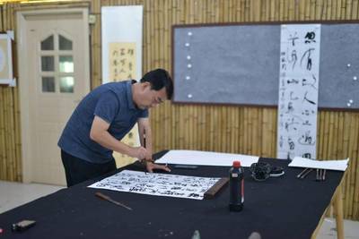 风华百年 蓝焰闪耀——蚌埠支队邀请文化名家开展主题文艺创作