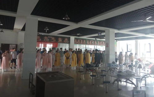 安阳市科技局 文艺汇演进厂区 红色礼赞献百年